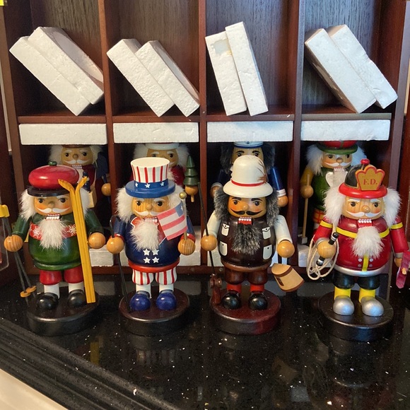 Set/8 Mini Detailed Nutcrackers w/ Custom Glass Display Case - Picture 8 of 11